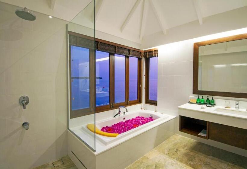بانگلوی استاندارد, Summer Island Maldives Resort