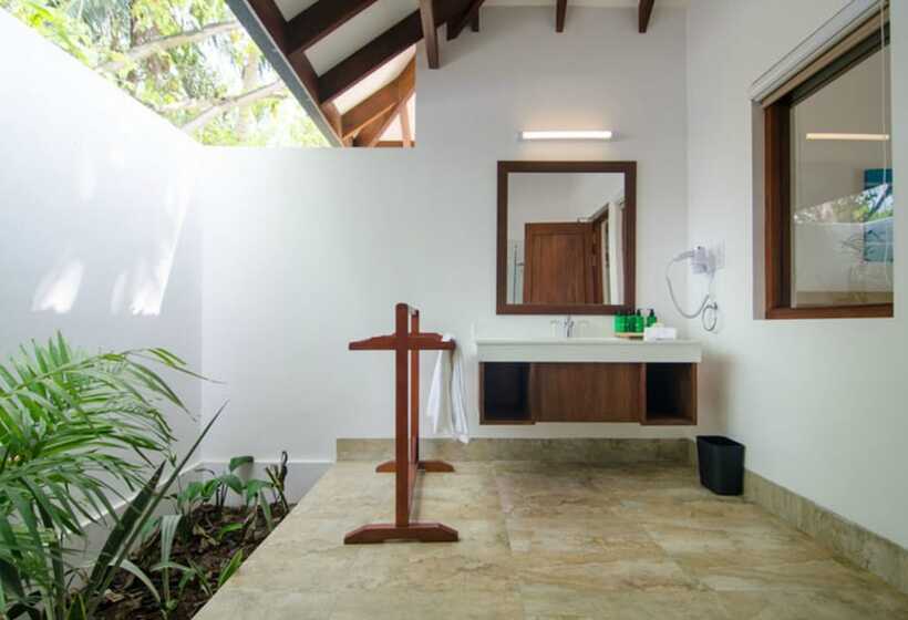 בקתה סופריור, Summer Island Maldives Resort