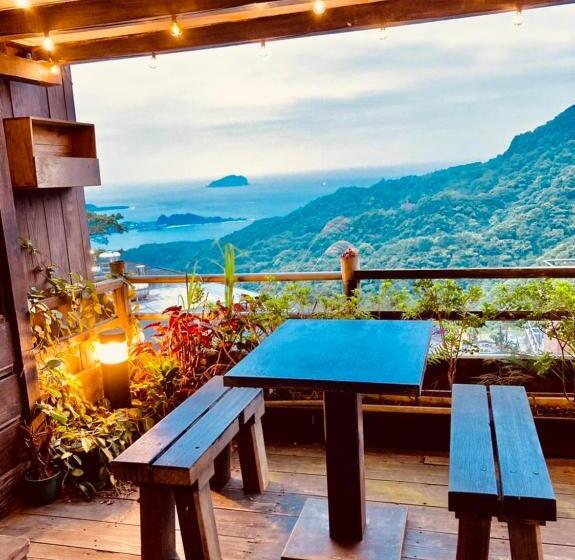 اتاق استاندارد چهار تخته با چشمانداز دریا, Winsor S Hanguan