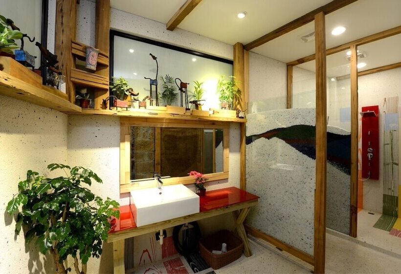 اتاق خانوادگی, Winsor S Hanguan