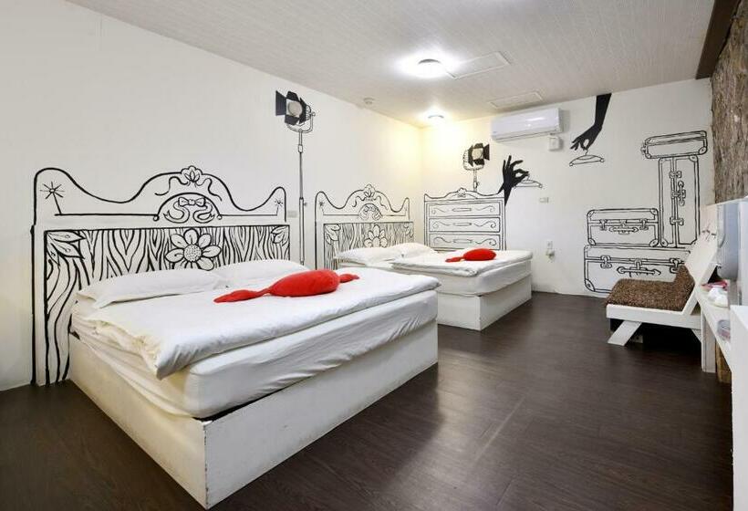 اتاق استاندارد چهار تخته با چشمانداز دریا, Winsor S Hanguan