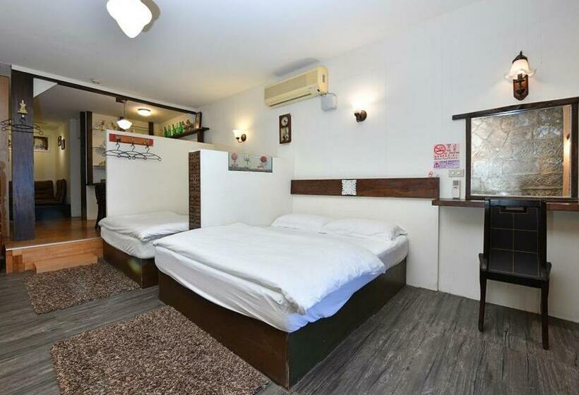 اتاق استاندارد چهار تخته با چشمانداز دریا, Winsor S Hanguan