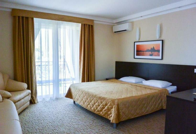 سوییت جونیور, Amran