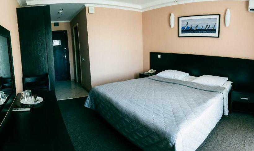 اتاق استاندارد, Amran