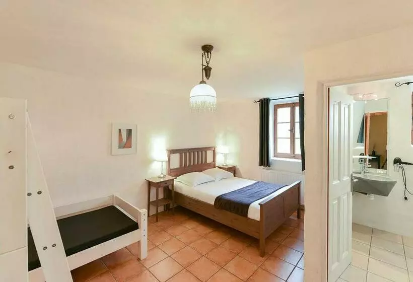 Standard Neljän Hengen Huone, Auberge La Plaine