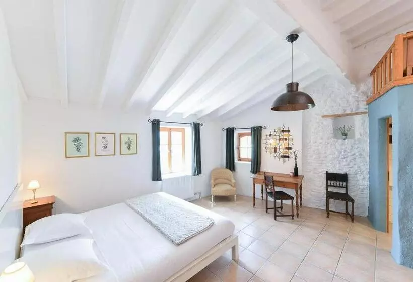 Perhehuone, Auberge La Plaine