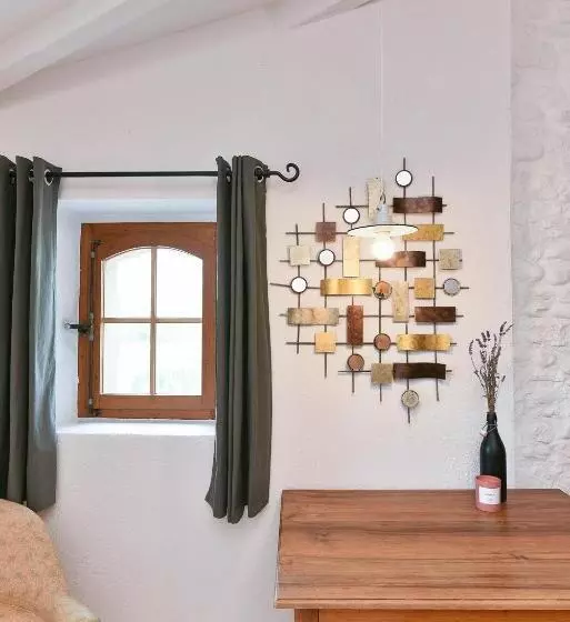 Perhehuone, Auberge La Plaine