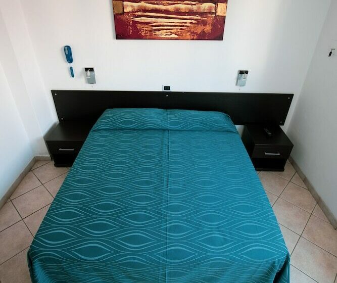 Chambre Basic, Burlamacco