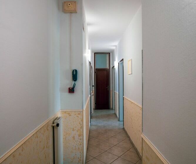 Chambre Basic, Burlamacco