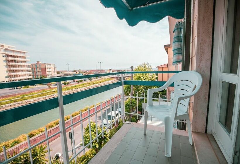 Chambre Basic, Burlamacco