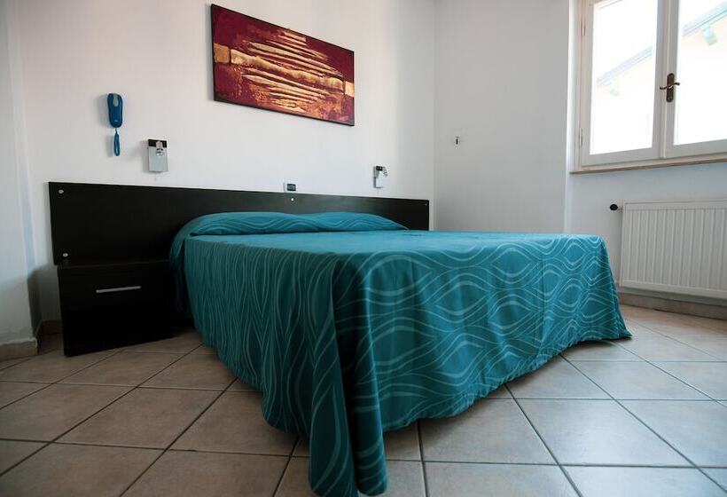 Chambre Basic Individuelle, Burlamacco