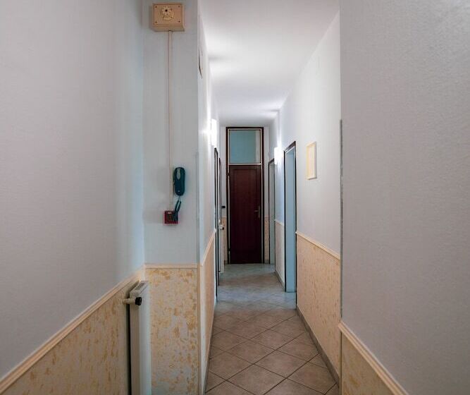 Chambre Triple Basique, Burlamacco