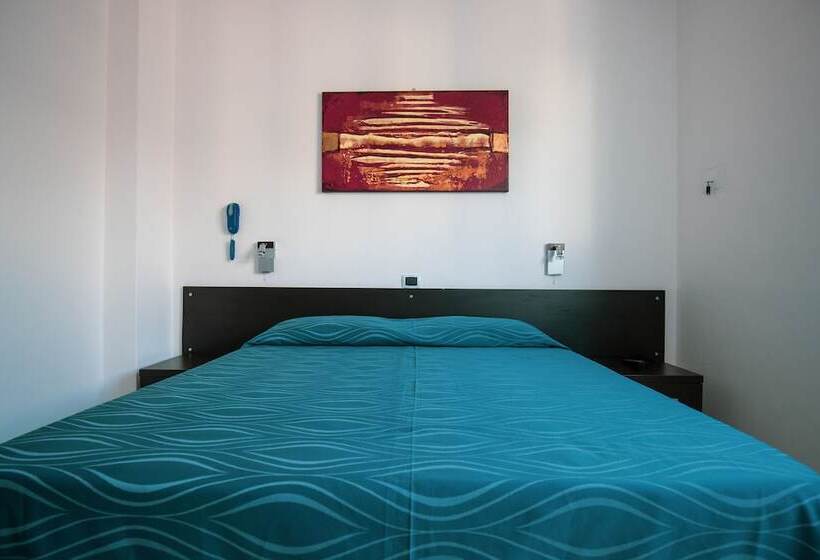 Chambre Triple Basique, Burlamacco