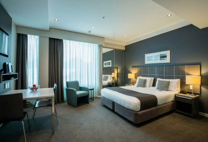 스탠다드 스튜디오, Quest Highbrook