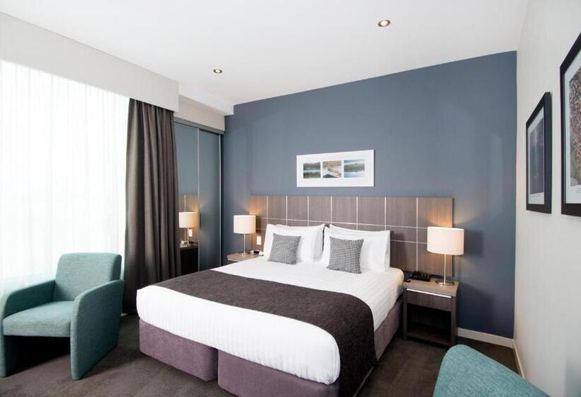 스탠다드 스튜디오, Quest Highbrook