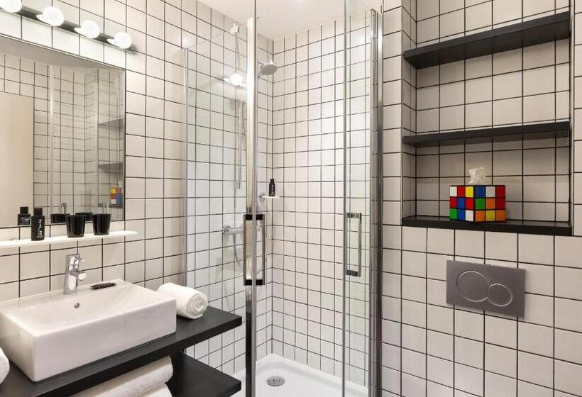 آپارتمان یک خوابه با دری مشترک که هال را جدا می کند., Rockypop Chamonix Les Houches