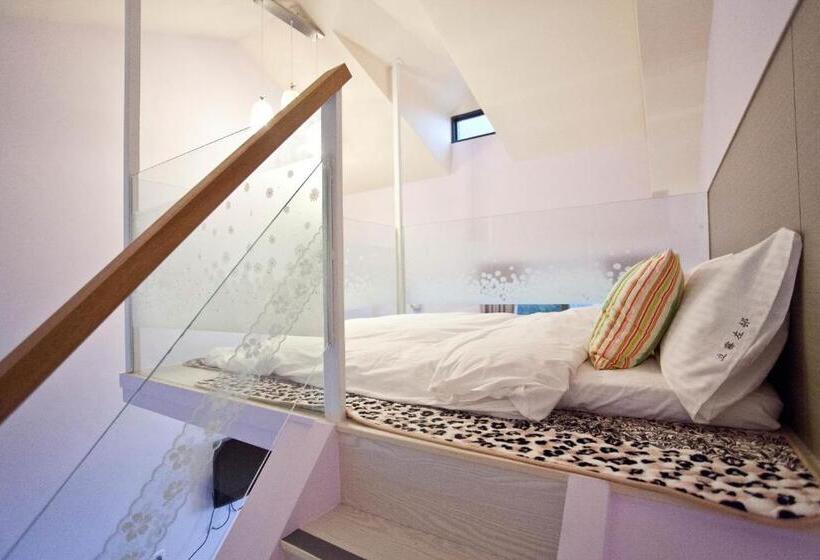 اتاق استاندارد, Li Wu Zuo Cun B&b