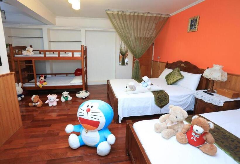اتاق لوکس چهار تخته, Yilan Homeland B&b
