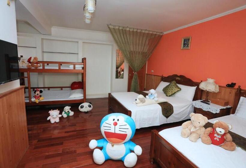 اتاق لوکس چهار تخته, Yilan Homeland B&b