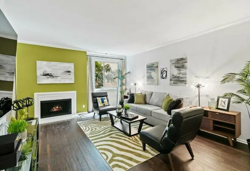 آپارتمان 1 خوابه, Beverly Hills Gem 1 Br Apt With Parking 218