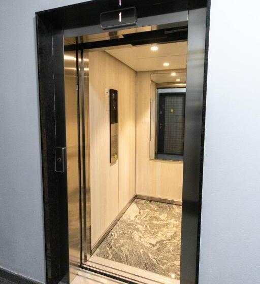 Апартаменты Deluxe 1 Спальня, Downtown Apartments