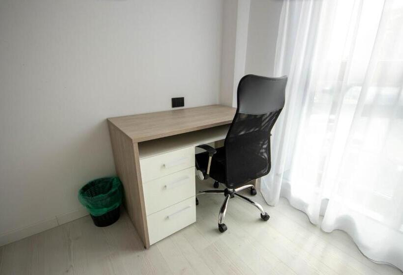 Апартаменты 3 Спальни, Downtown Apartments