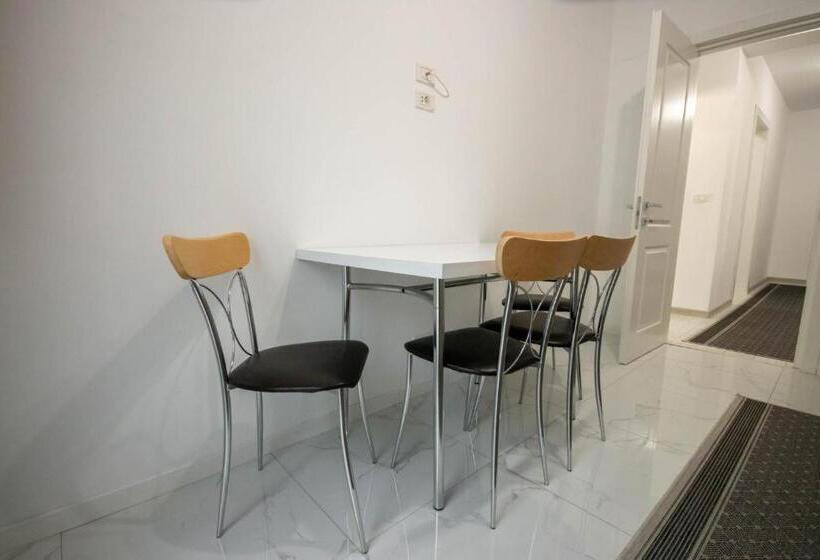 Апартаменты Deluxe 1 Спальня, Downtown Apartments