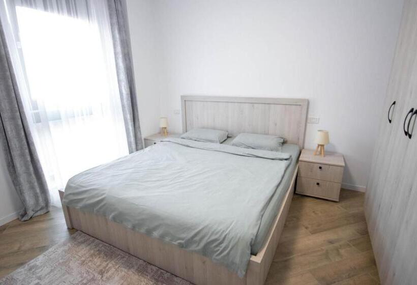 Апартаменты 2 Спальни, Downtown Apartments