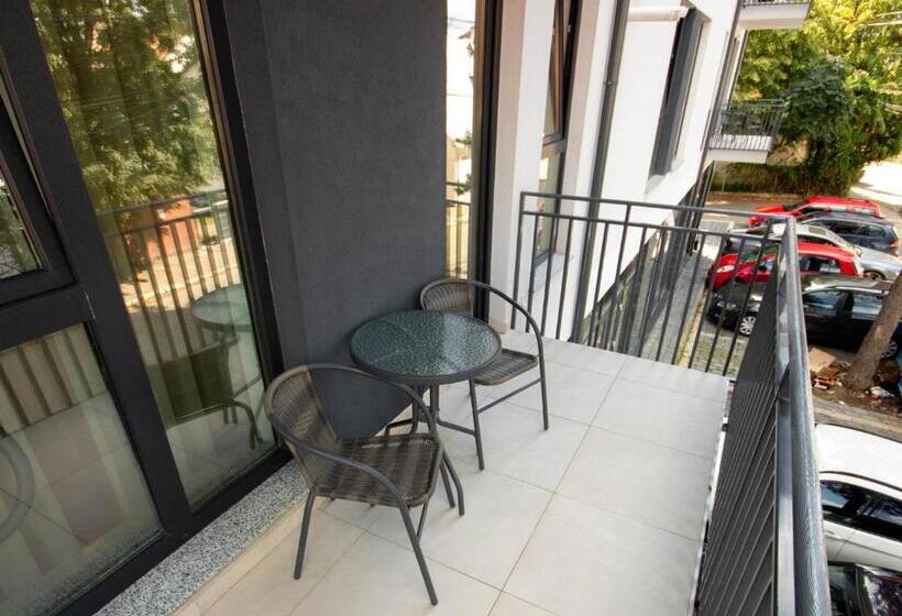 Апартаменты 2 Спальни, Downtown Apartments