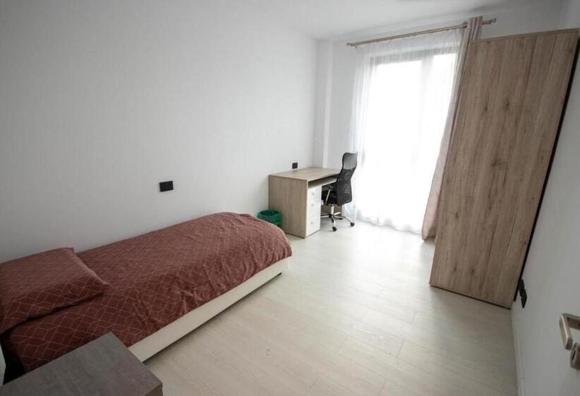 Апартаменты 3 Спальни, Downtown Apartments