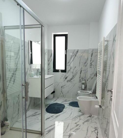 Апартаменты 3 Спальни, Downtown Apartments