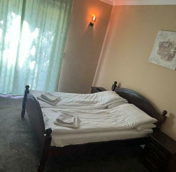 غرفة قياسية, Pensiunea Sandra