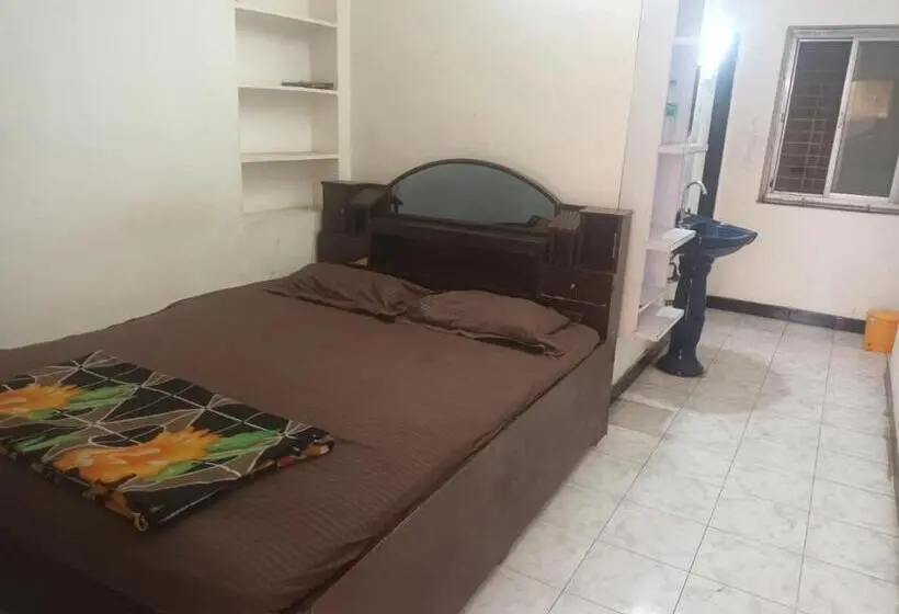 エコノミールーム, Hemprabha Bed & Breakfast, Ratnagiri