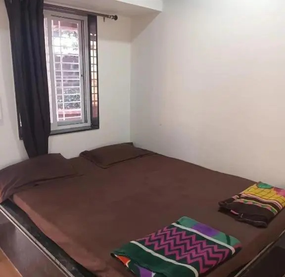 エコノミールーム, Hemprabha Bed & Breakfast, Ratnagiri