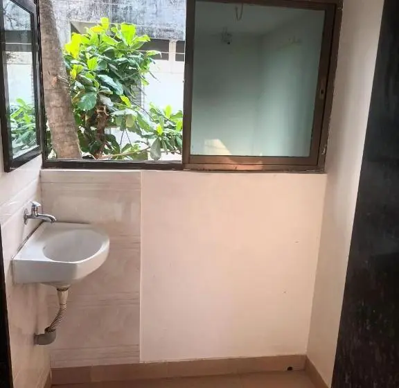 エコノミーシングルルーム, Hemprabha Bed & Breakfast, Ratnagiri