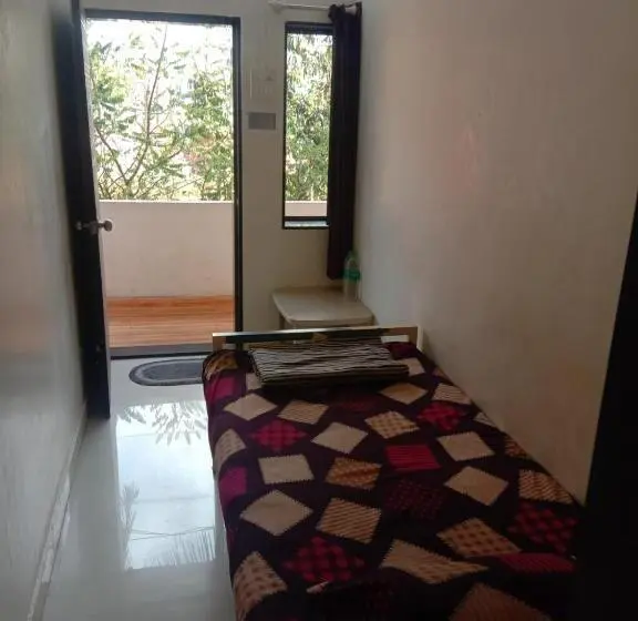 エコノミーシングルルーム, Hemprabha Bed & Breakfast, Ratnagiri