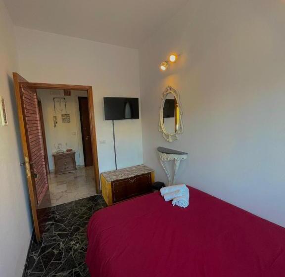 اتاق استاندارد یک تخته با سرویس بهداشتی مشترک, B&b 814 Fermo