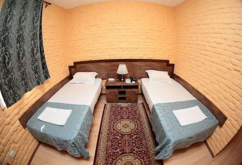 Habitació Estàndard, Star