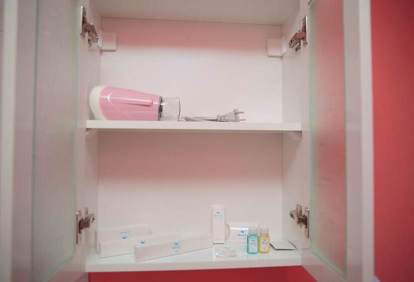 Habitació Estàndard, Star