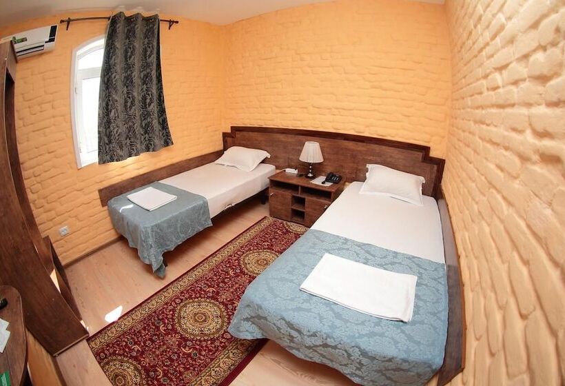 Habitació Estàndard, Star