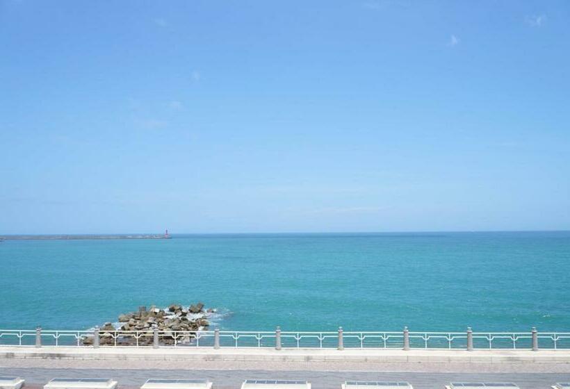اتاق استاندارد با چشم‌انداز دریا, 36 Lighthouse