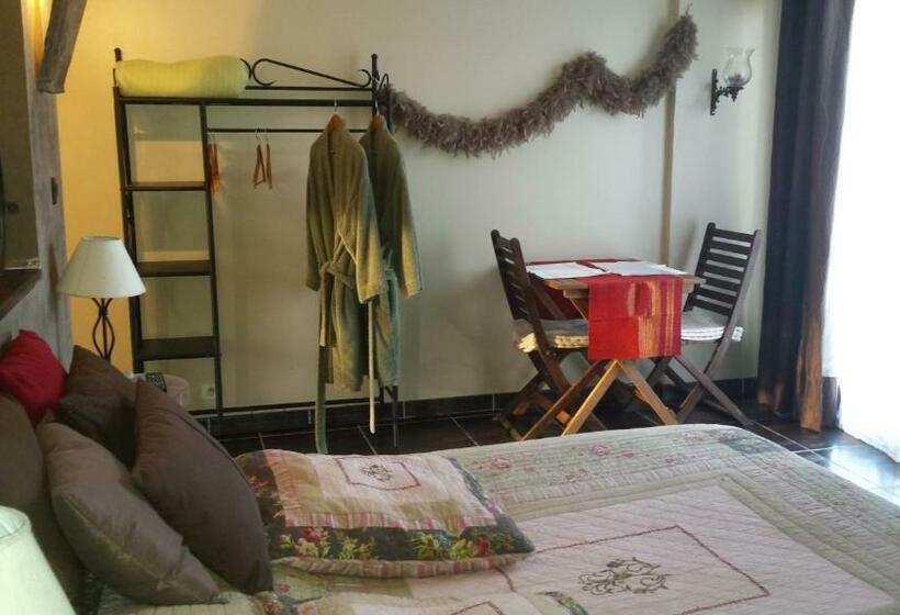 Номер Стандарт с Гидромассажем, Chambres D Hotes ,hotel ,secret D Une Nuit A Vicq Prės De Onnaing,avec Piscine