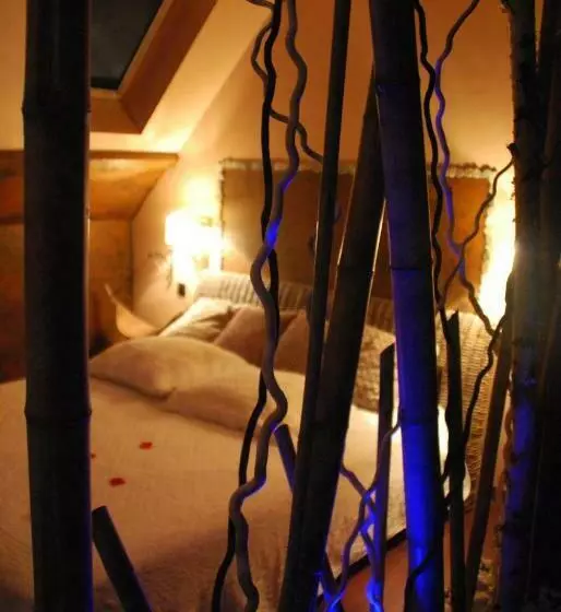 バスタブ付きスタンダードルーム, Chambres D Hotes ,hotel ,secret D Une Nuit A Vicq Prės De Onnaing,avec Piscine
