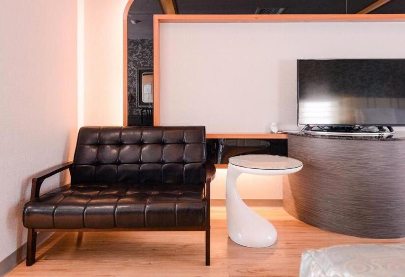 اتاق خانوادگی, Guest Motel  Zhongli Branch