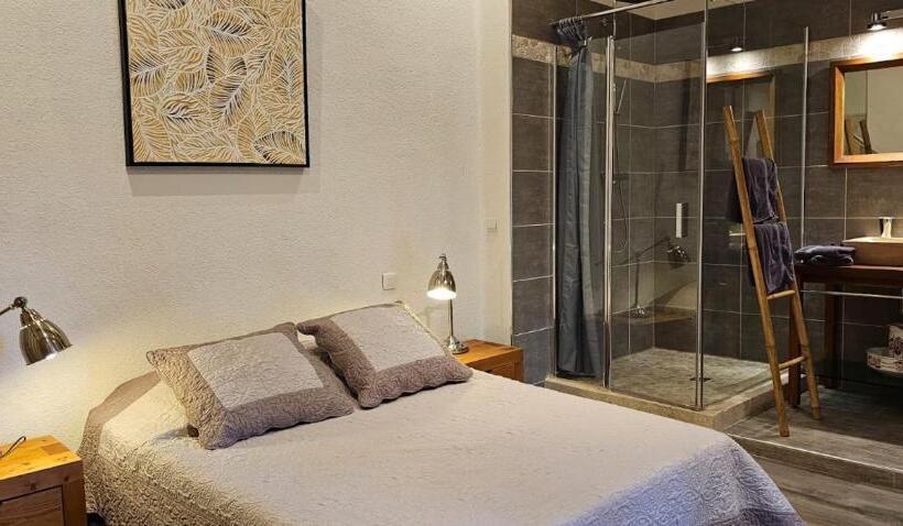 スタンダードルーム, Chez Rosette De Lussan