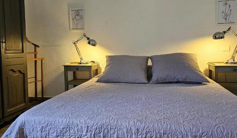 スタンダードルーム, Chez Rosette De Lussan