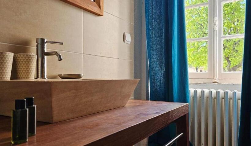 スタンダードルーム, Chez Rosette De Lussan