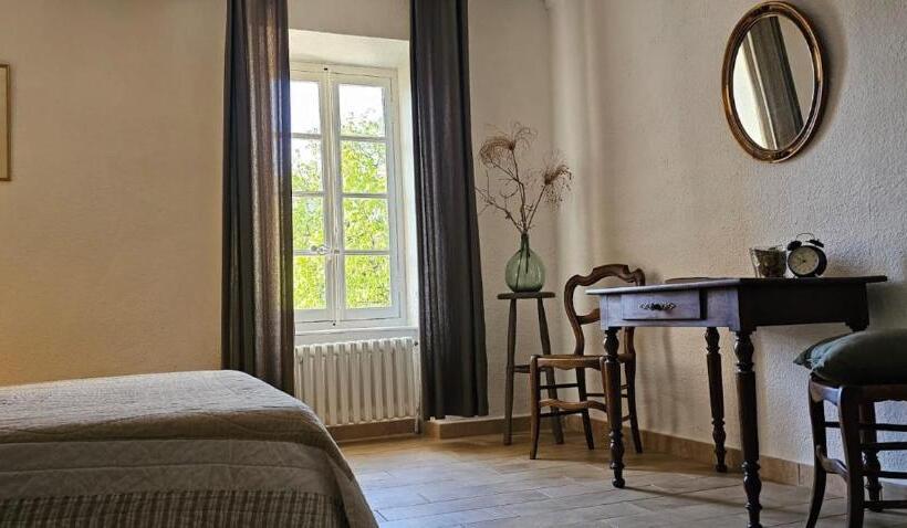 スーペリアールーム, Chez Rosette De Lussan