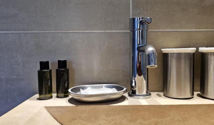 スーペリアールーム, Chez Rosette De Lussan