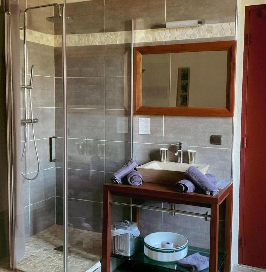 スーペリアールーム, Chez Rosette De Lussan